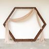 Backdrop hout hexagon + nude doek