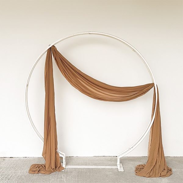 Backdrop rond wit + beige doek
