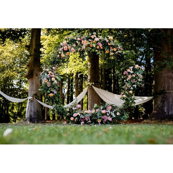 ronde gouden backdrop huren