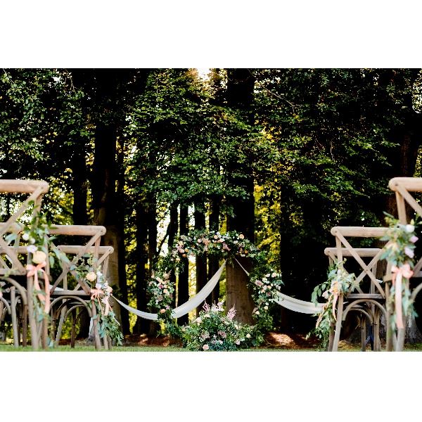 ronde gouden backdrop huren