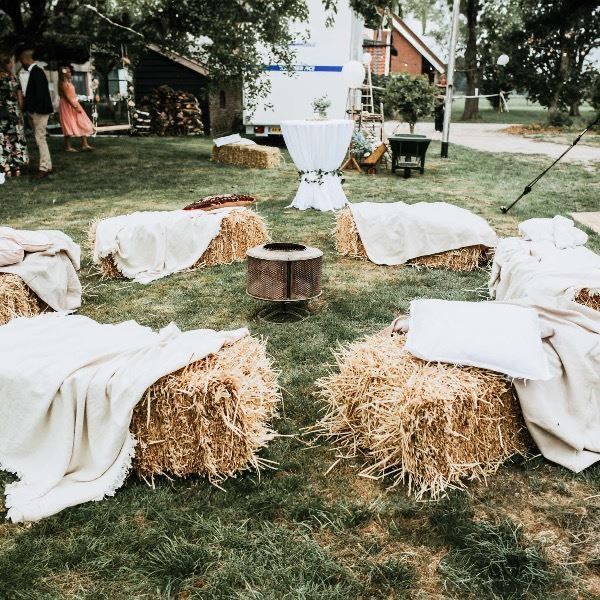 festival hoek met strobalen huren