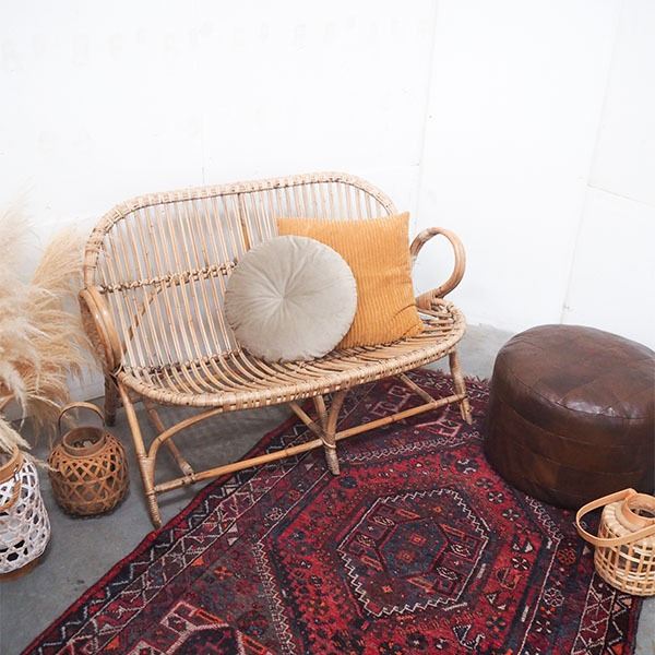 Rotan loveseat huren bij loods of rentals